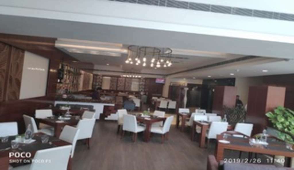 Nemesia City Center - Gurugram, Sector 29 Hotel Gurgaon Restaurant photo