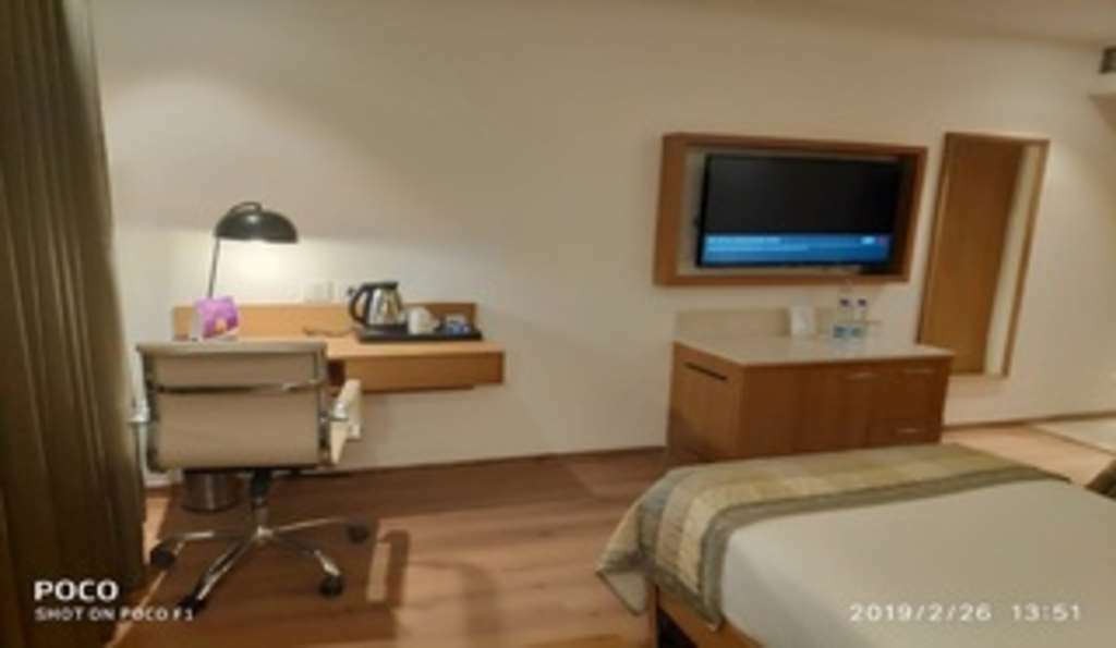 Nemesia City Center - Gurugram, Sector 29 Hotel Gurgaon Room photo