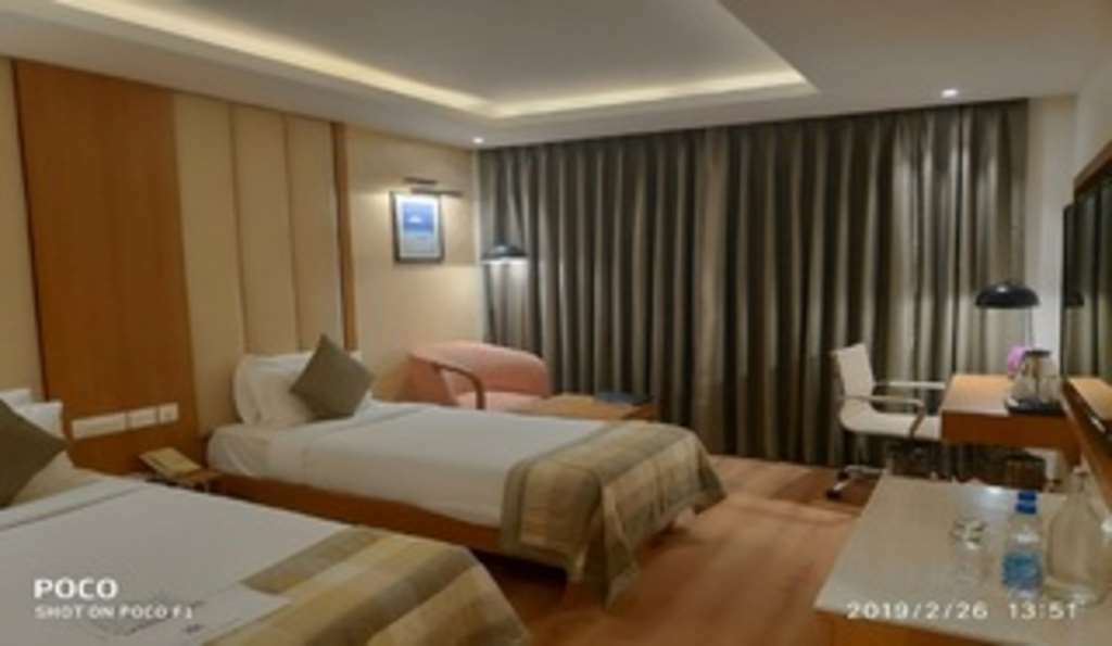 Nemesia City Center - Gurugram, Sector 29 Hotel Gurgaon Room photo