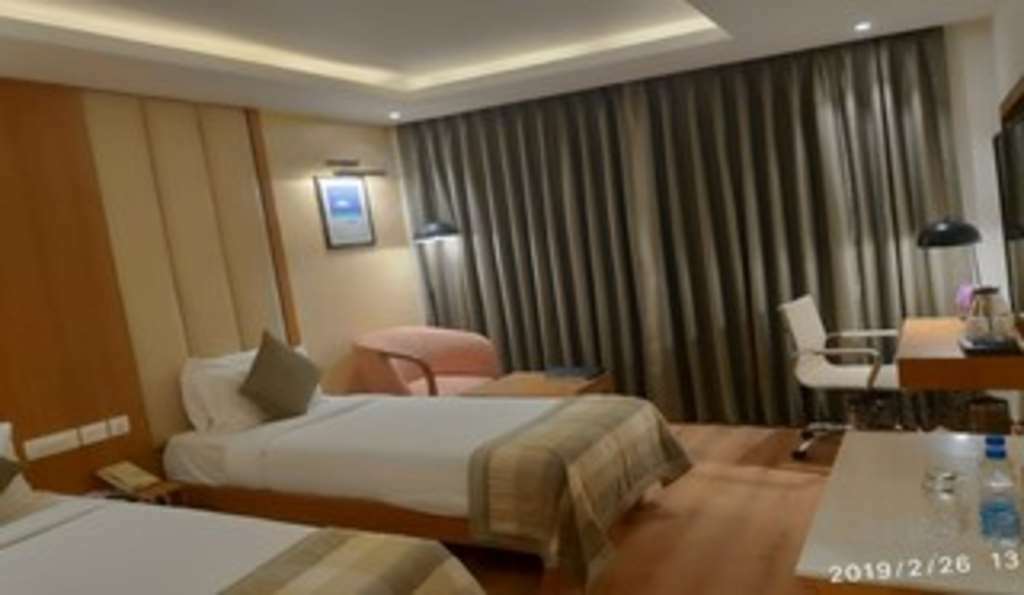 Nemesia City Center - Gurugram, Sector 29 Hotel Gurgaon Room photo