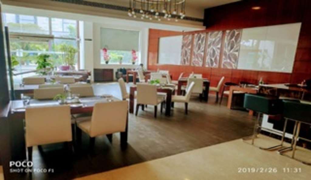 Nemesia City Center - Gurugram, Sector 29 Hotel Gurgaon Restaurant photo