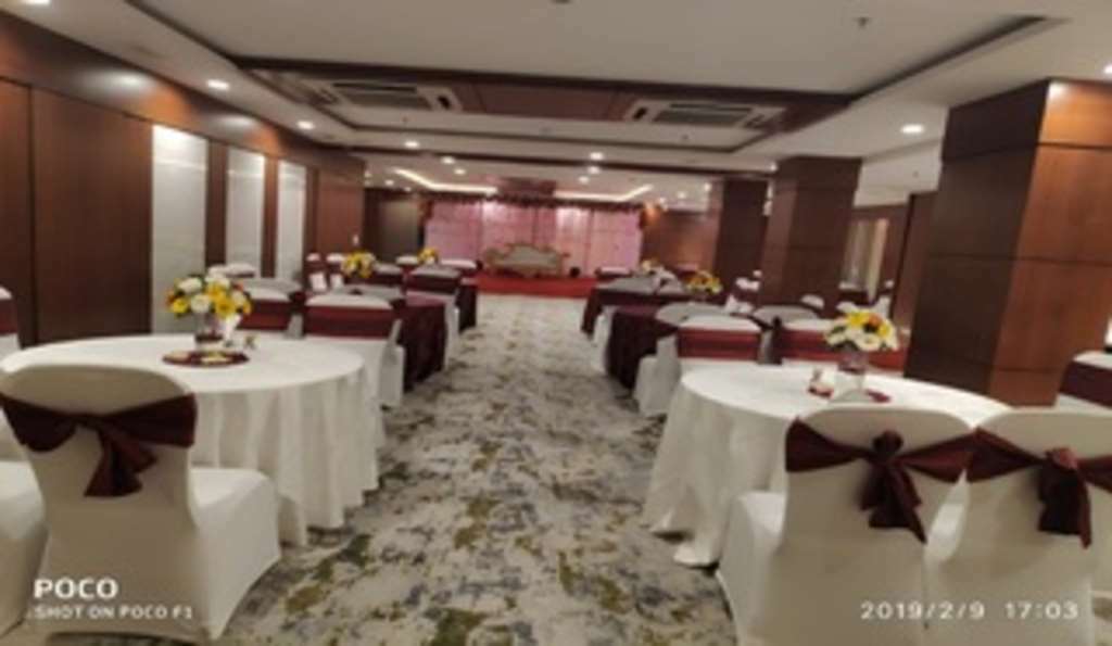 Nemesia City Center - Gurugram, Sector 29 Hotel Gurgaon Interior photo